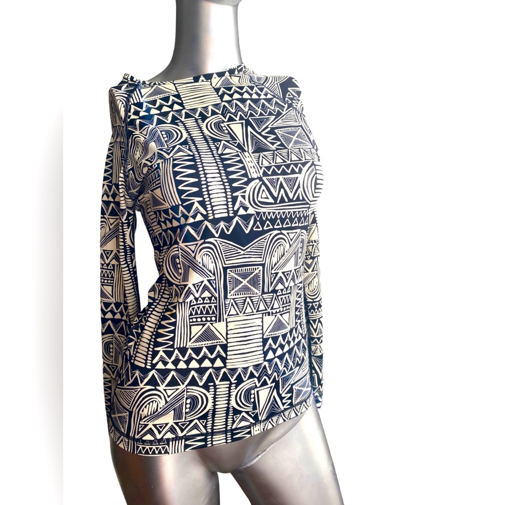 Billabong long sleeve Rashguard. Size Medium. Like New.